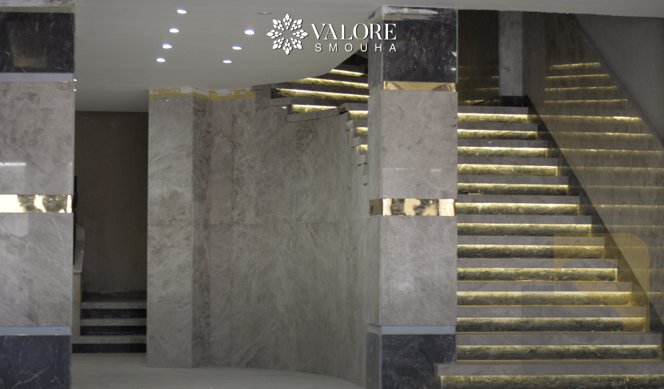 حمام السباحة والخدمات الترفيهية في الكمبوند