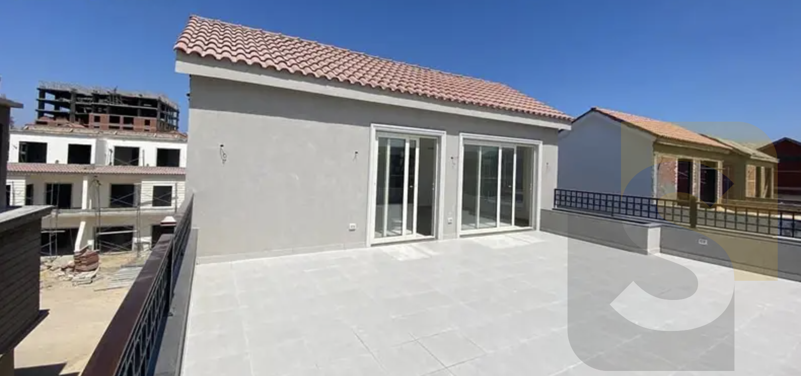 سكاي فيلا حمام سباحة