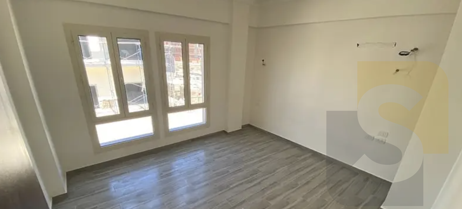 حمامات سباحة سكاي لاين